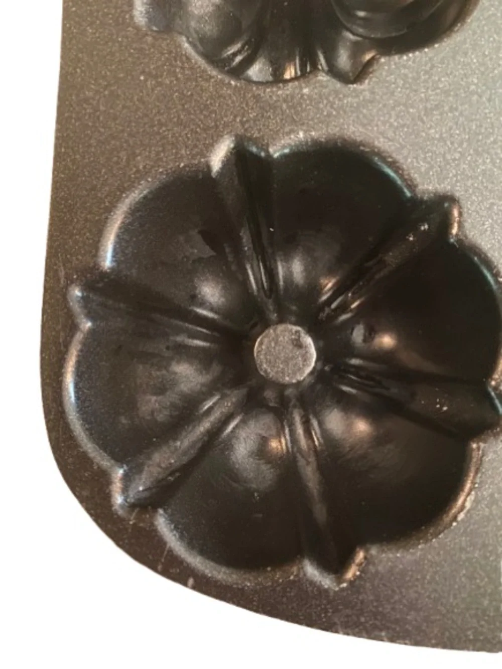 Nordic Ware Bundlette Mini Cake Pan Graphite Cast Aluminum Non-Stick Made in USA